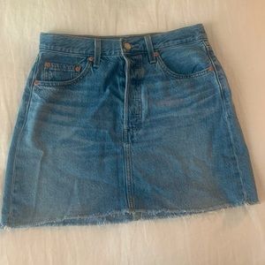 Levi’s Ribcage Skirt size 28